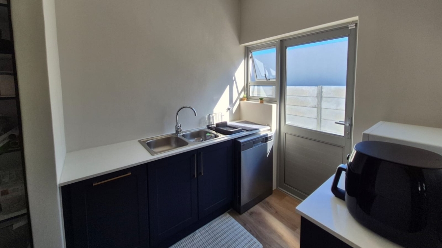 To Let 4 Bedroom Property for Rent in Sunningdale Western Cape